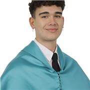 Soy profesor de inglés y ofrezco una enseñanza personalizada a nivel individual y para todas las edades.